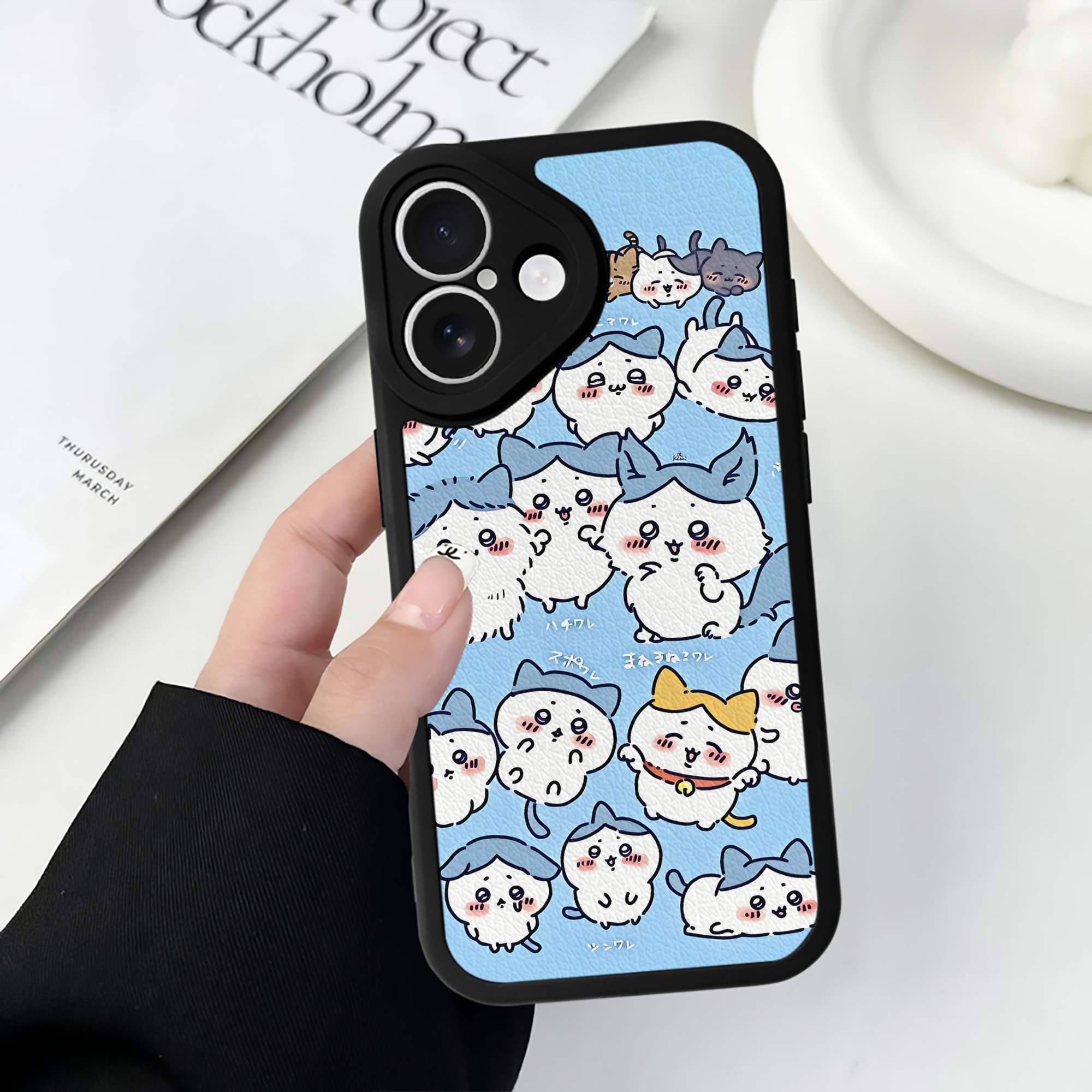 （画像用） ちいかわ Chii-kawa 【iPhone 16シリーズ対応】シリコンスマホケース（レザー調） 材質：シリコン